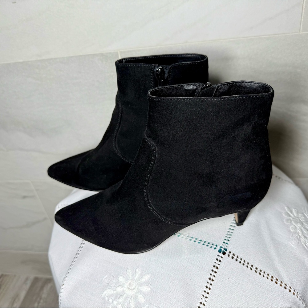 Express Black Suede Ankle Booties Women Size 8 EXCELLENT CONDITION!